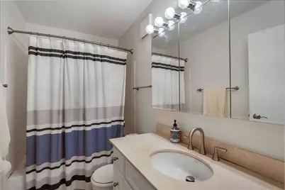 111 W Maple Street #1601, Chicago, IL 60610 - Photo 9