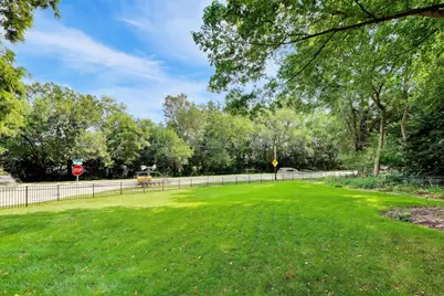 1001 Geneva Road, Saint Charles, IL 60174 - Photo 37