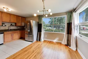 1001 Geneva Rd, Saint Charles, IL 60174 - Photo 9