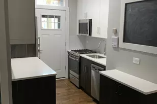 709 W Barry Ave, Chicago, IL 60657 - Photo 3