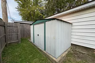 303 Davison St, Joliet, IL 60433 - Photo 23