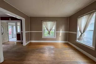303 Davison St, Joliet, IL 60433 - Photo 9