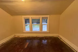 303 Davison St, Joliet, IL 60433 - Photo 17