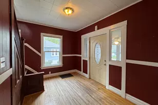 303 Davison St, Joliet, IL 60433 - Photo 11