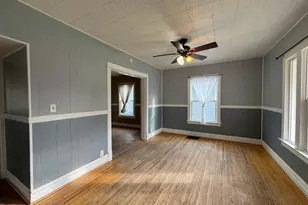 303 Davison St, Joliet, IL 60433 - Photo 7