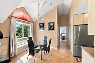 1064 Courtland Dr, Buffalo Grove, IL 60089 - Photo 5