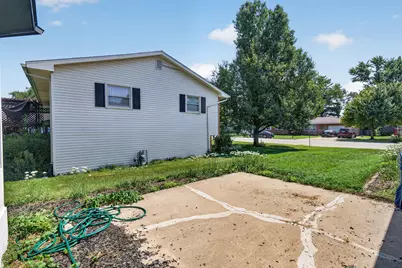 1701 Newton Drive, Morris, IL 60450 - Photo 7