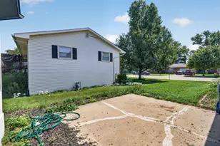 1701 Newton Dr, Morris, IL 60450 - Photo 7