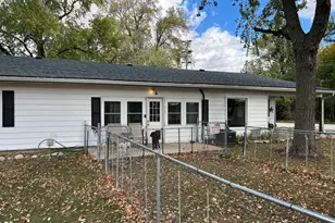 446 Chestnut Street E, Paxton, IL 60957 - Photo 29