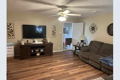 446 Chestnut Street E, Paxton, IL 60957 - Photo 5