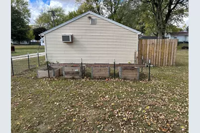 446 Chestnut Street E, Paxton, IL 60957 - Photo 25