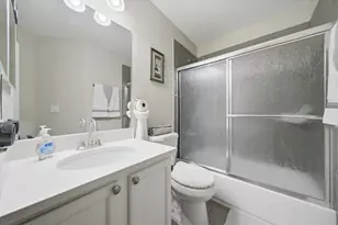 249 E Cobbler Ct, Round Lake Beach, IL 60073 - Photo 15
