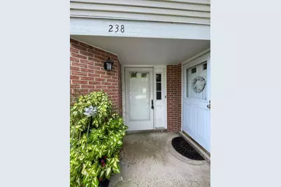 238 Green Knoll Lane #238, Streamwood, IL 60107 - Photo 3