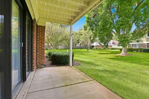 586 Williamsburg Ct, Wheeling, IL 60090 - Photo 23