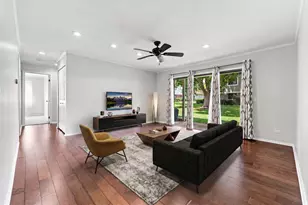 586 Williamsburg Ct, Wheeling, IL 60090 - Photo 5