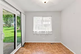 586 Williamsburg Ct, Wheeling, IL 60090 - Photo 11