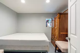 2249 S Hamlin Ave, Chicago, IL 60623 - Photo 15
