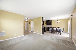 241 Wildmeadow Ln, Woodstock, IL 60098 - Photo 5