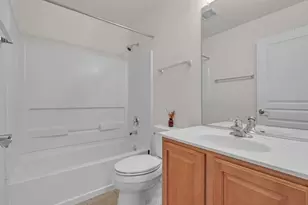 131 Bristol Ln, Wood Dale, IL 60191 - Photo 21