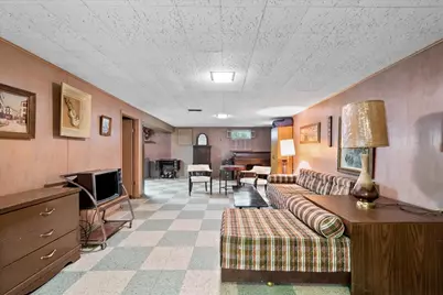 8624 Hamlin Avenue, Skokie, IL 60076 - Photo 11