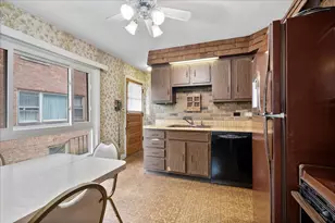 8624 Hamlin Ave, Skokie, IL 60076 - Photo 7