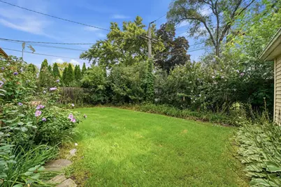 9135 Cherry Avenue, Morton Grove, IL 60053 - Photo 27