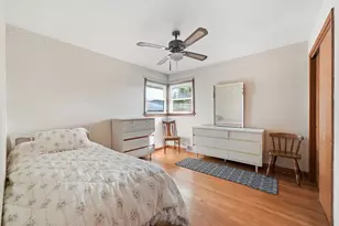 9135 Cherry Ave, Morton Grove, IL 60053 - Photo 13