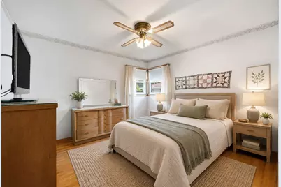 9135 Cherry Avenue, Morton Grove, IL 60053 - Photo 11