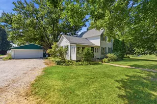 615 Sycamore St, New Windsor, IL 61465 - Photo 3