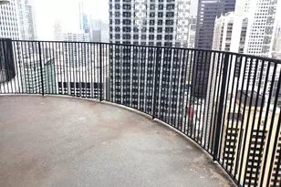 300 N State St, Chicago, IL 60654 - Photo 13