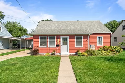 420 E Hitt Street, Mount Morris, IL 61054 - Photo 1