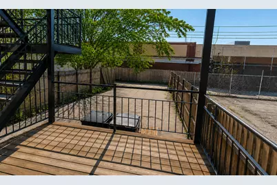 3143 W Warren Boulevard, Chicago, IL 60612 - Photo 17