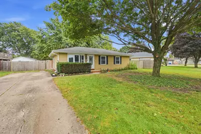 103 Mary Street, Oswego, IL 60543 - Photo 1