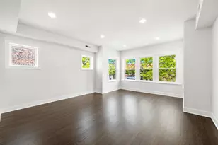 6336 N Fairfield Ave, Chicago, IL 60659 - Photo 9