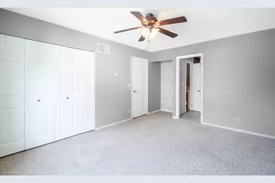 2122 Kensington Drive, Schaumburg, IL 60194 - Photo 15