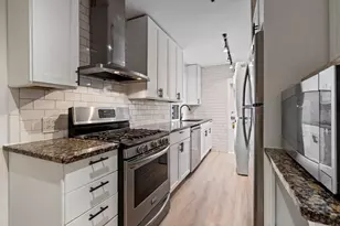 50 W Schiller St, Chicago, IL 60610 - Photo 9