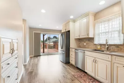 4600 W 101st Street, Oak Lawn, IL 60453 - Photo 5