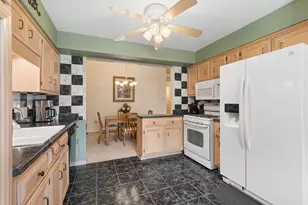 18430 Pine Cone Dr, Tinley Park, IL 60477 - Photo 11