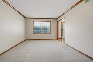 3211 Clairbridge Dr, Bloomington, IL 61704 - Photo 9