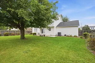 3211 Clairbridge Dr, Bloomington, IL 61704 - Photo 3