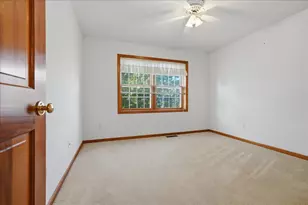 3211 Clairbridge Dr, Bloomington, IL 61704 - Photo 31