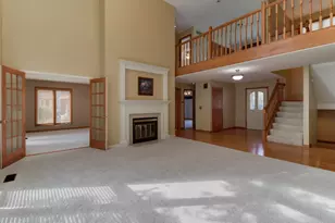 2509 Driftwood Rd, Bloomington, IL 61704 - Photo 5