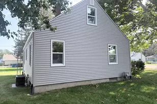 1330 Lennington Circle, Kankakee, IL 60901 - Photo 5