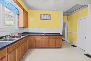 125 W Warmouth St, Salem, IL 62881 - Photo 9