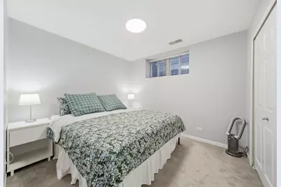 1606 W Edgewater Avenue, Chicago, IL 60660 - Photo 31
