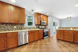 17817 Stonebridge Dr, Hazel Crest, IL 60429 - Photo 9