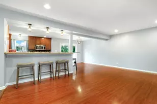 17817 Stonebridge Dr, Hazel Crest, IL 60429 - Photo 5