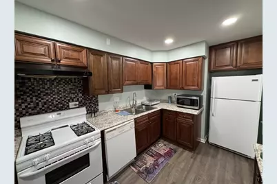3101 W Rosemont Avenue #2E, Chicago, IL 60659 - Photo 9