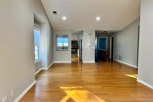 200 Chesterfield Ct, Schaumburg, IL 60193 - Photo 3