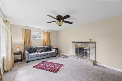 1407 W John Street, Champaign, IL 61821 - Photo 5